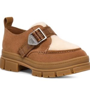 BNWT Women’s UGG shoes Chestnut/White size 7